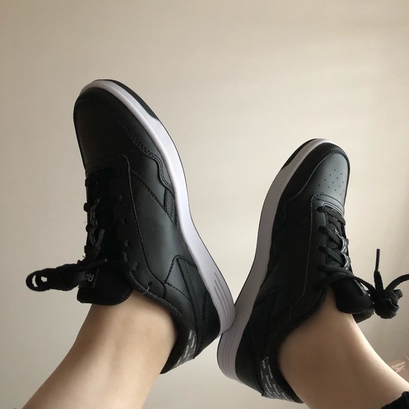 REEBOK BLACK SHOES - Picture 2 of 4